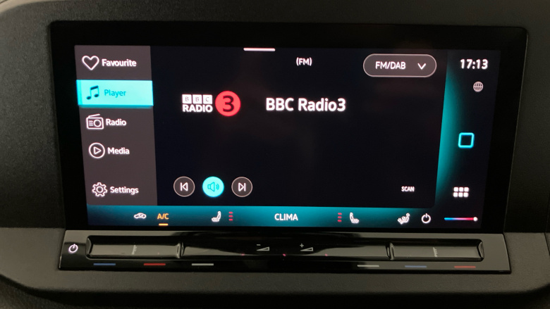 Volkswagen Caddy Cargo C20 Diesel 2.0 TDI 122PS Commerce Pro Van DSG [Tech Pack]